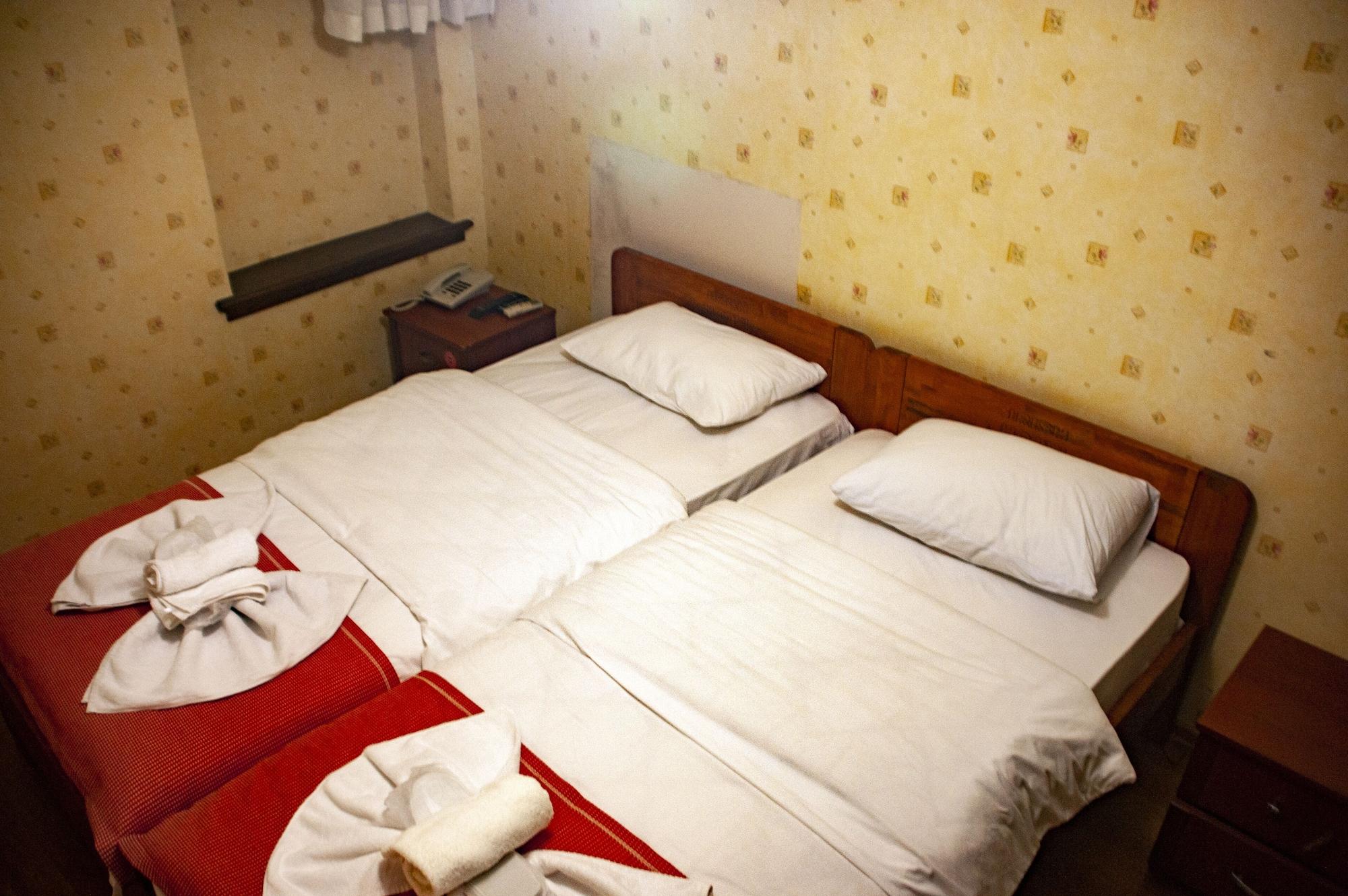 Istanbul Irish Hotel Екстериор снимка
