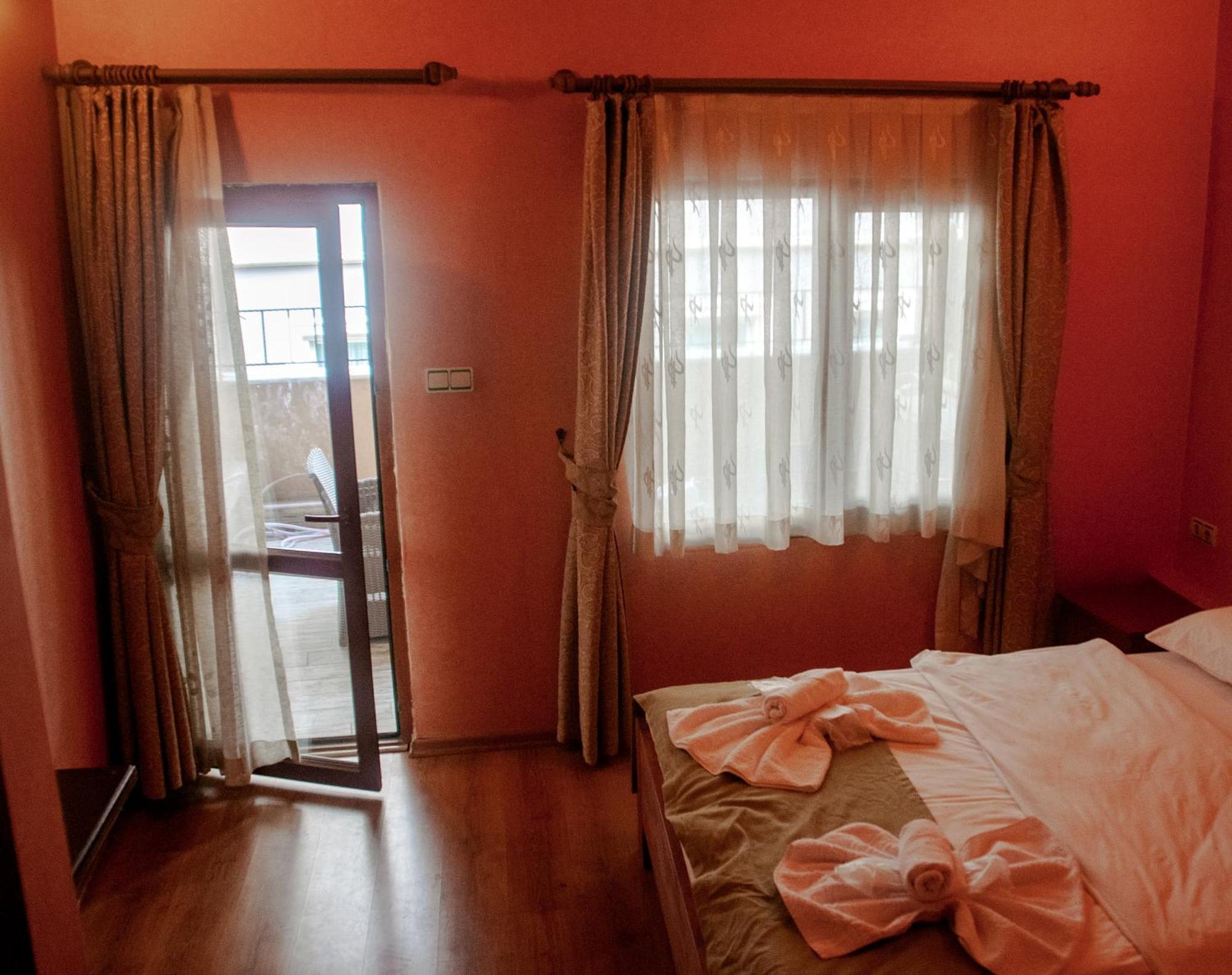Istanbul Irish Hotel Екстериор снимка