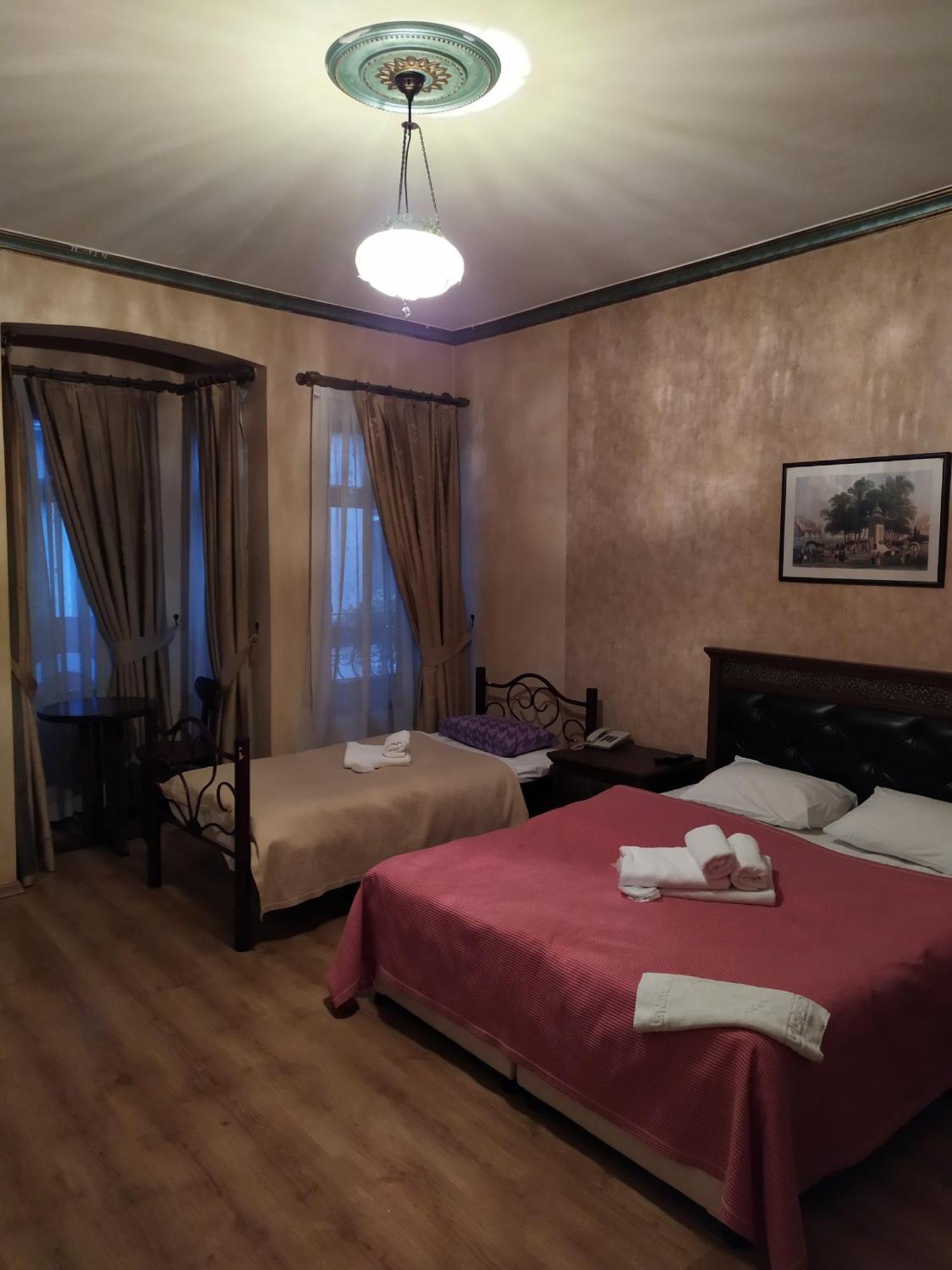 Istanbul Irish Hotel Екстериор снимка