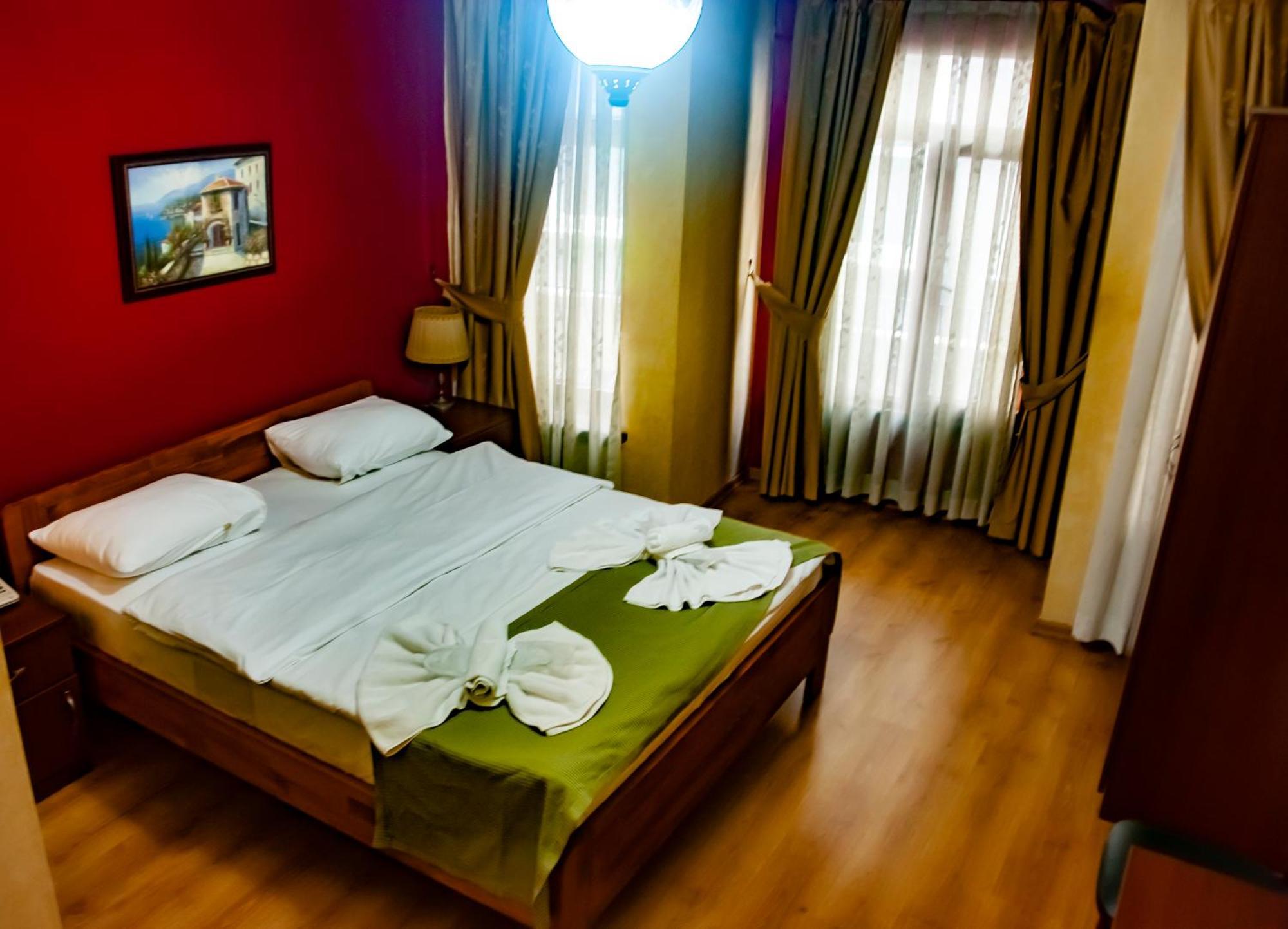 Istanbul Irish Hotel Екстериор снимка